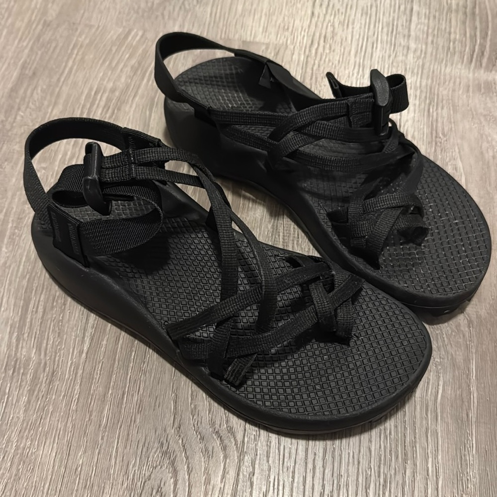 Black Chaco cross over women’s 7